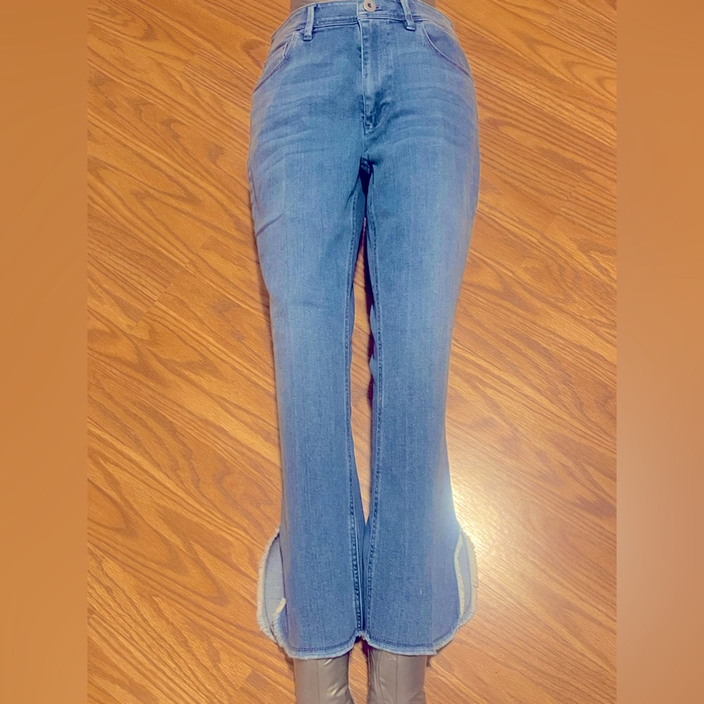 J. JILL DENIM High Rise Cropped with frayed flared side slit.Women's size US 2